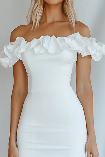 Moulante blanche à épaules dénudées à volants Mini robe de graduation